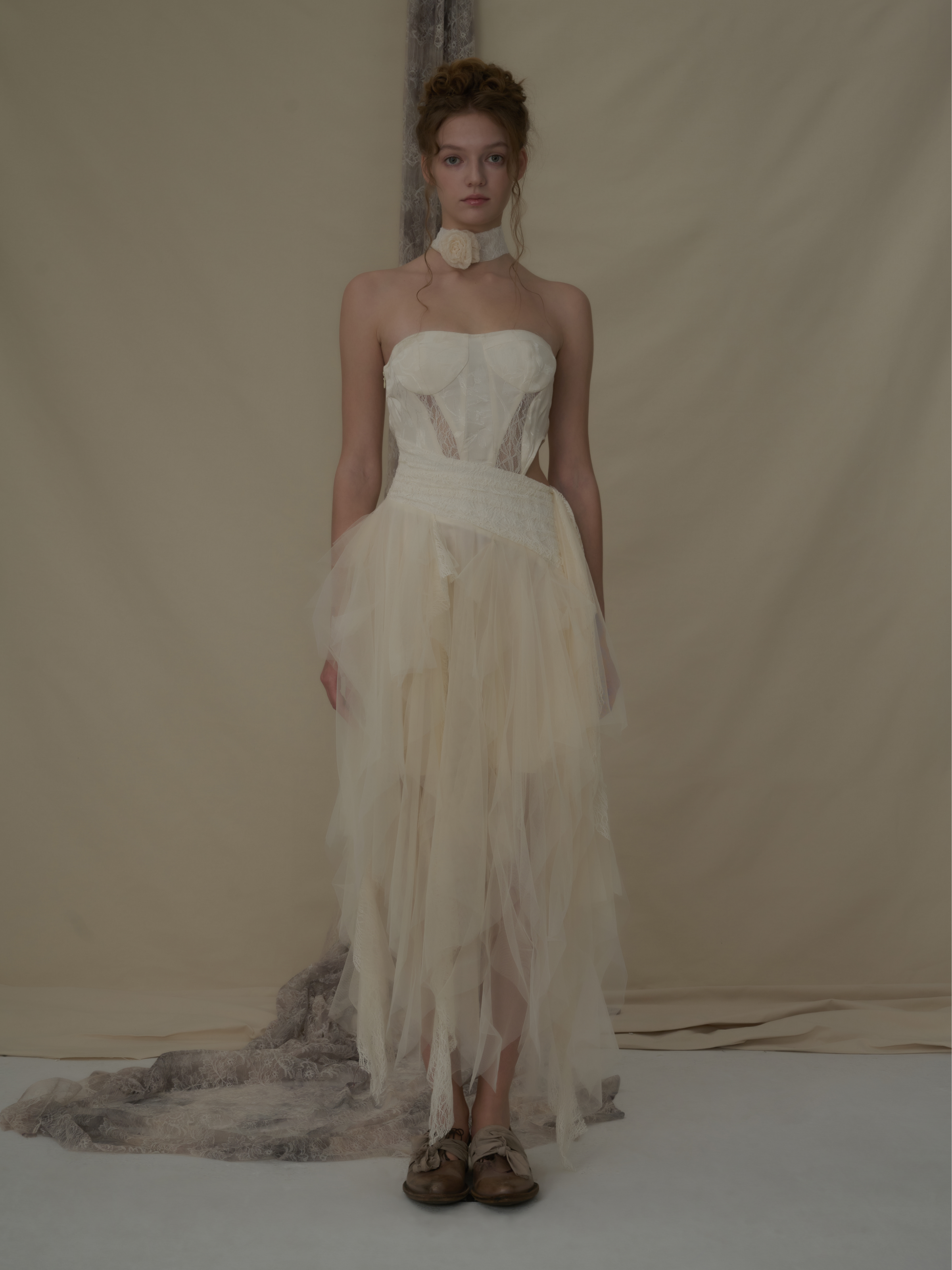Beige Waistless Lace Tube Dress ELYWOOD Beige Waistless Lace Tube Dress ELYWOOD