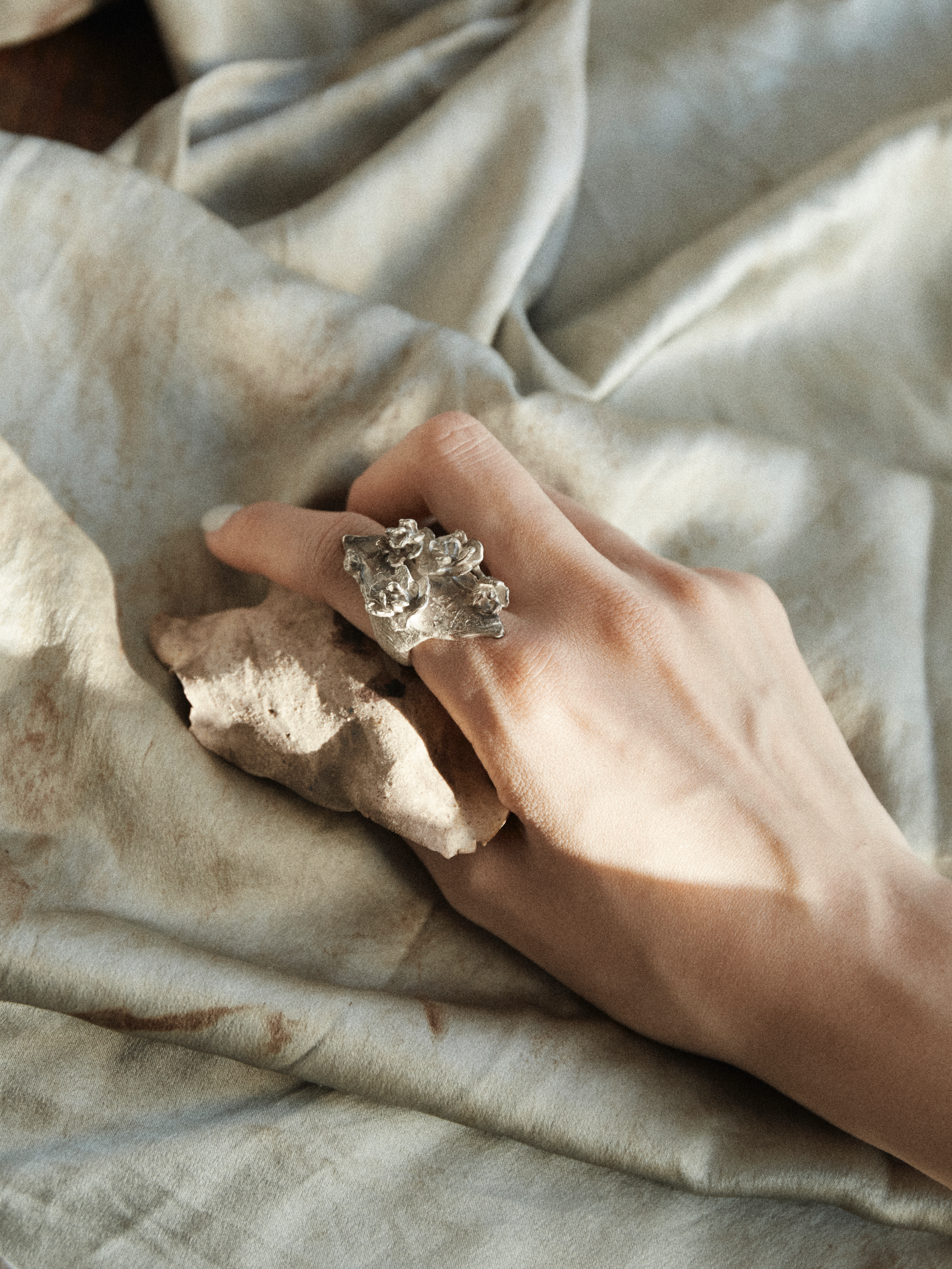 Grey Three-Dimensional Carved Ring