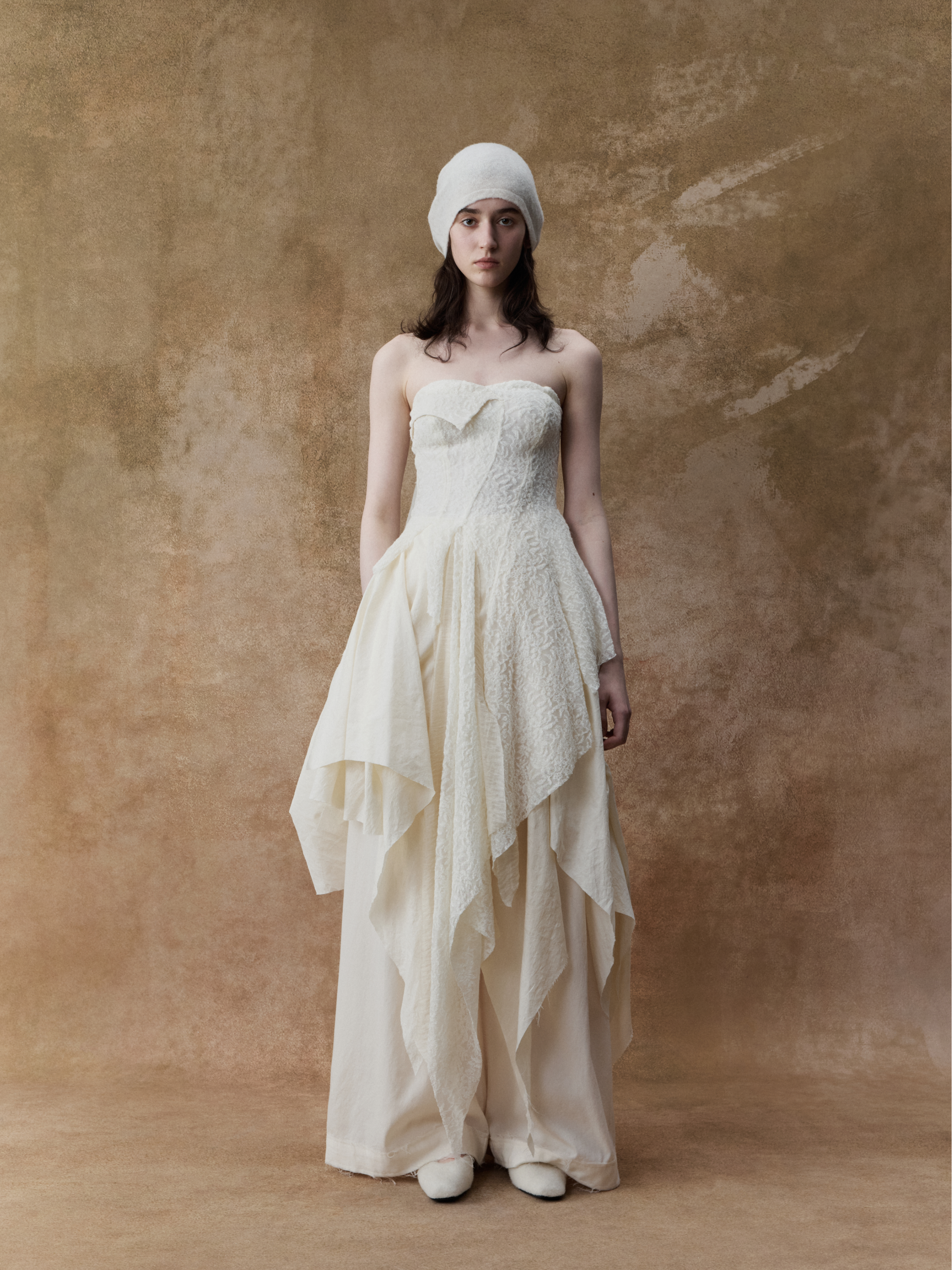 Off-white Lace Pointed Hem Tube Dress