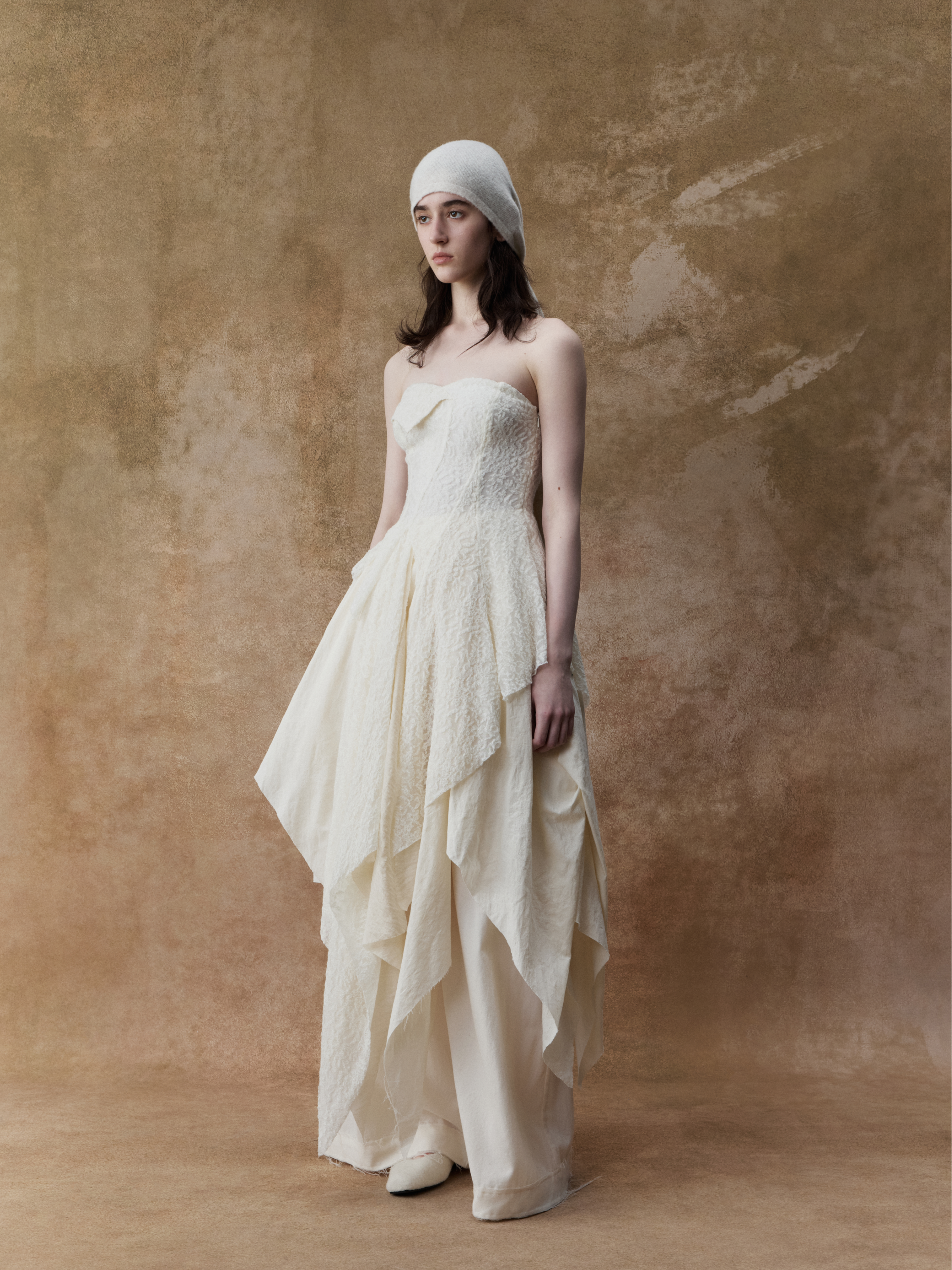 Off-white Lace Pointed Hem Tube Dress