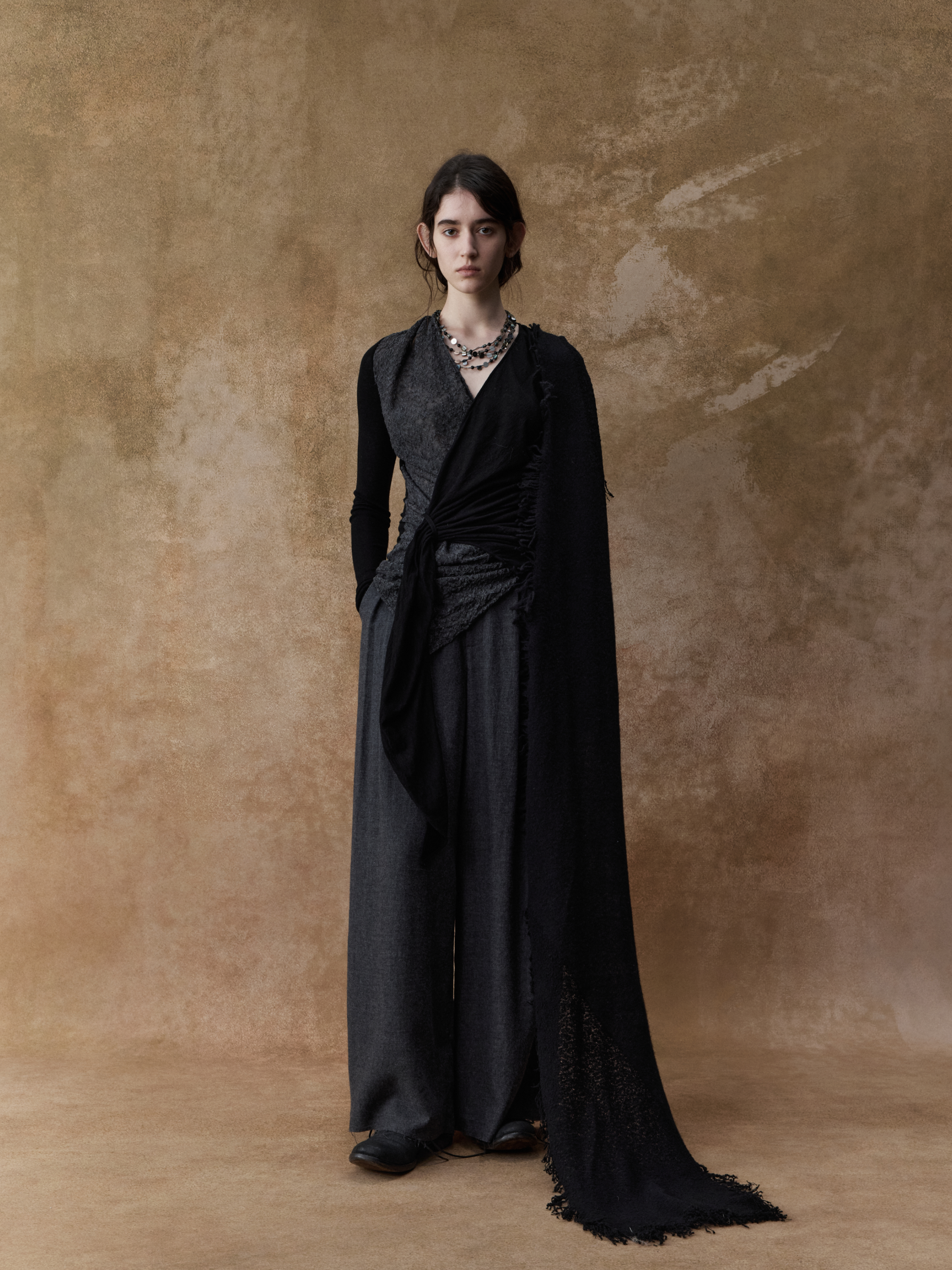 Black and Gray Knitted Tie Bottoming Shirt