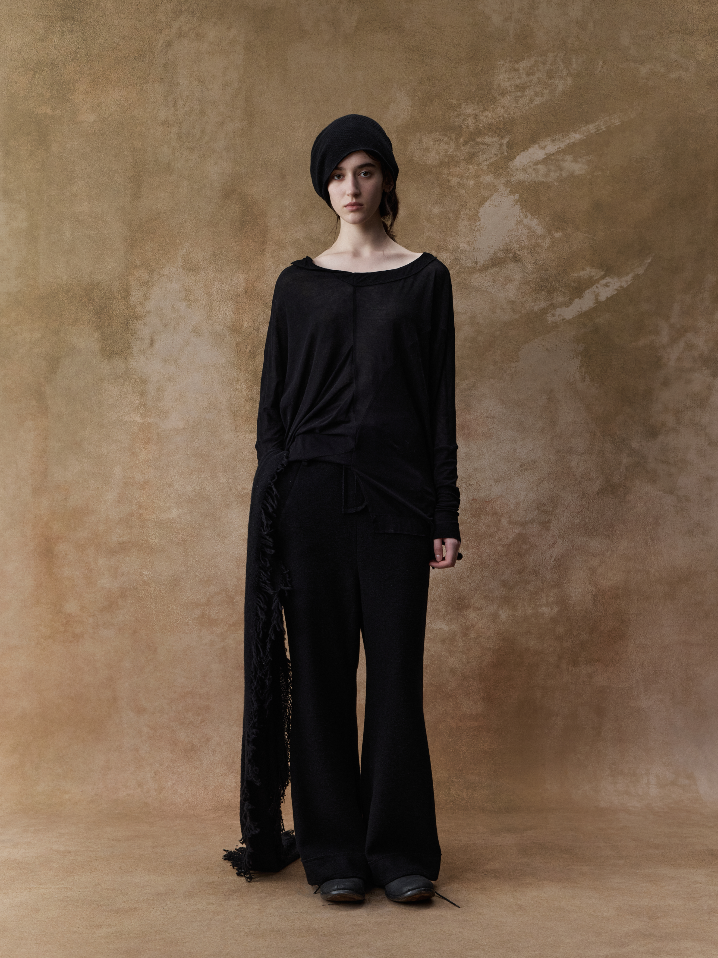 Black Pleated Long-sleeved Loose Knit Top