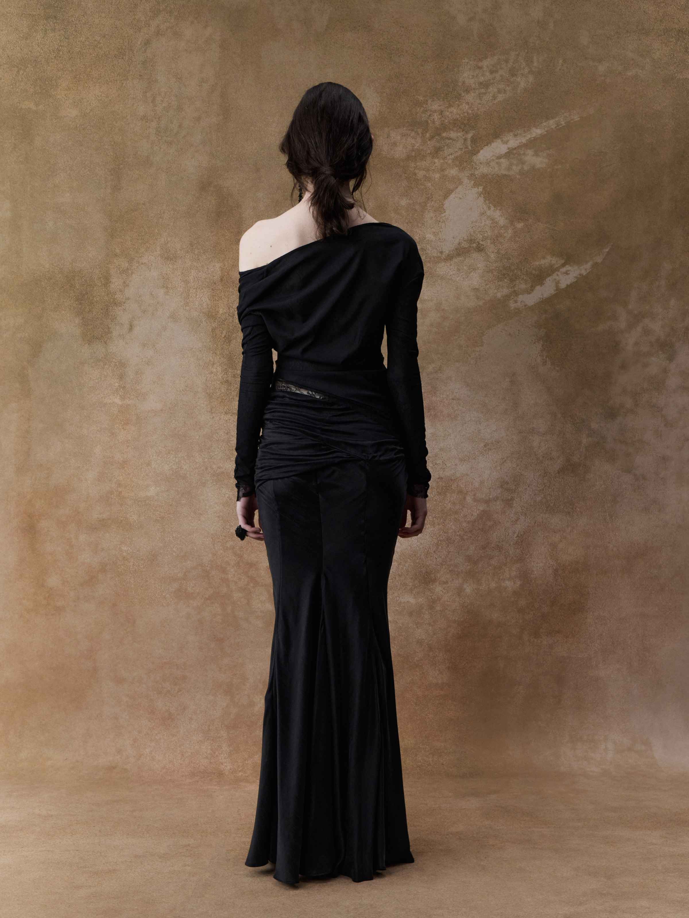 Black Asymmetric Sheer Off-shoulder Top – ELYWOOD