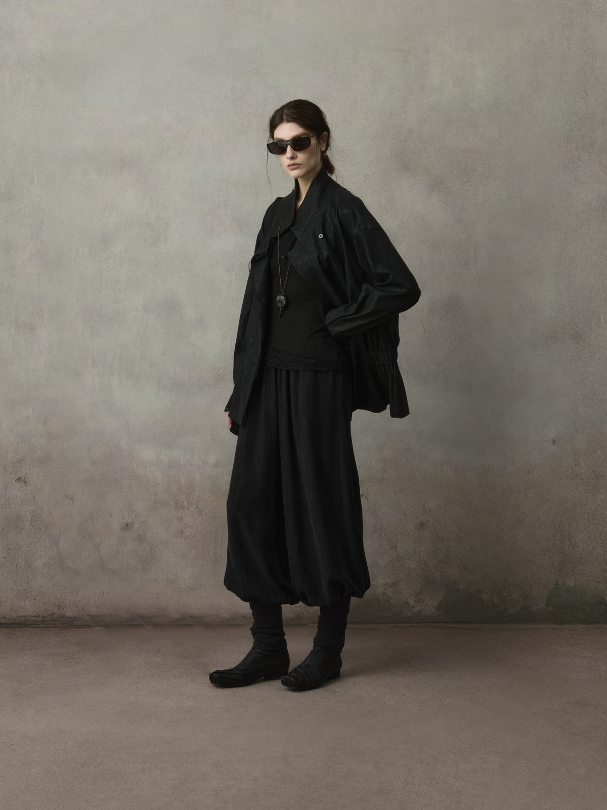 Loose Ankle-Tapered Pants