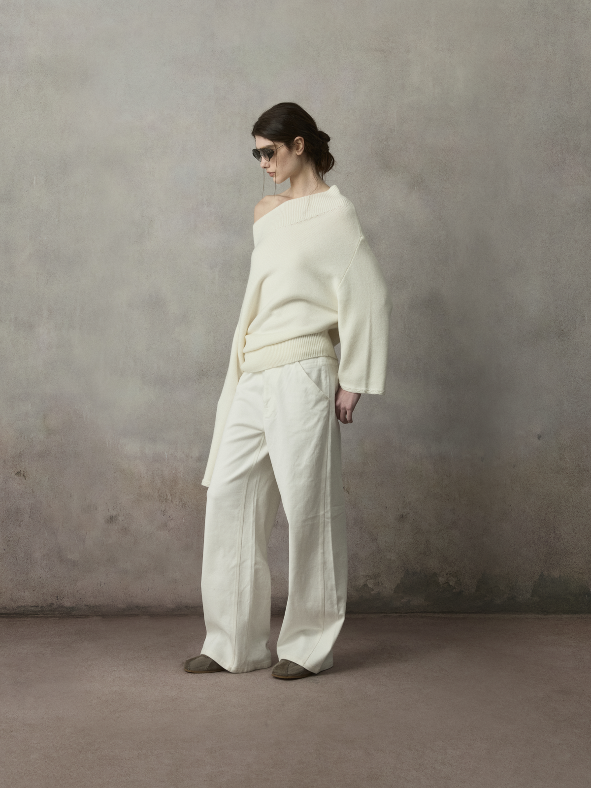 White Asymmetric Versatile Knitwear