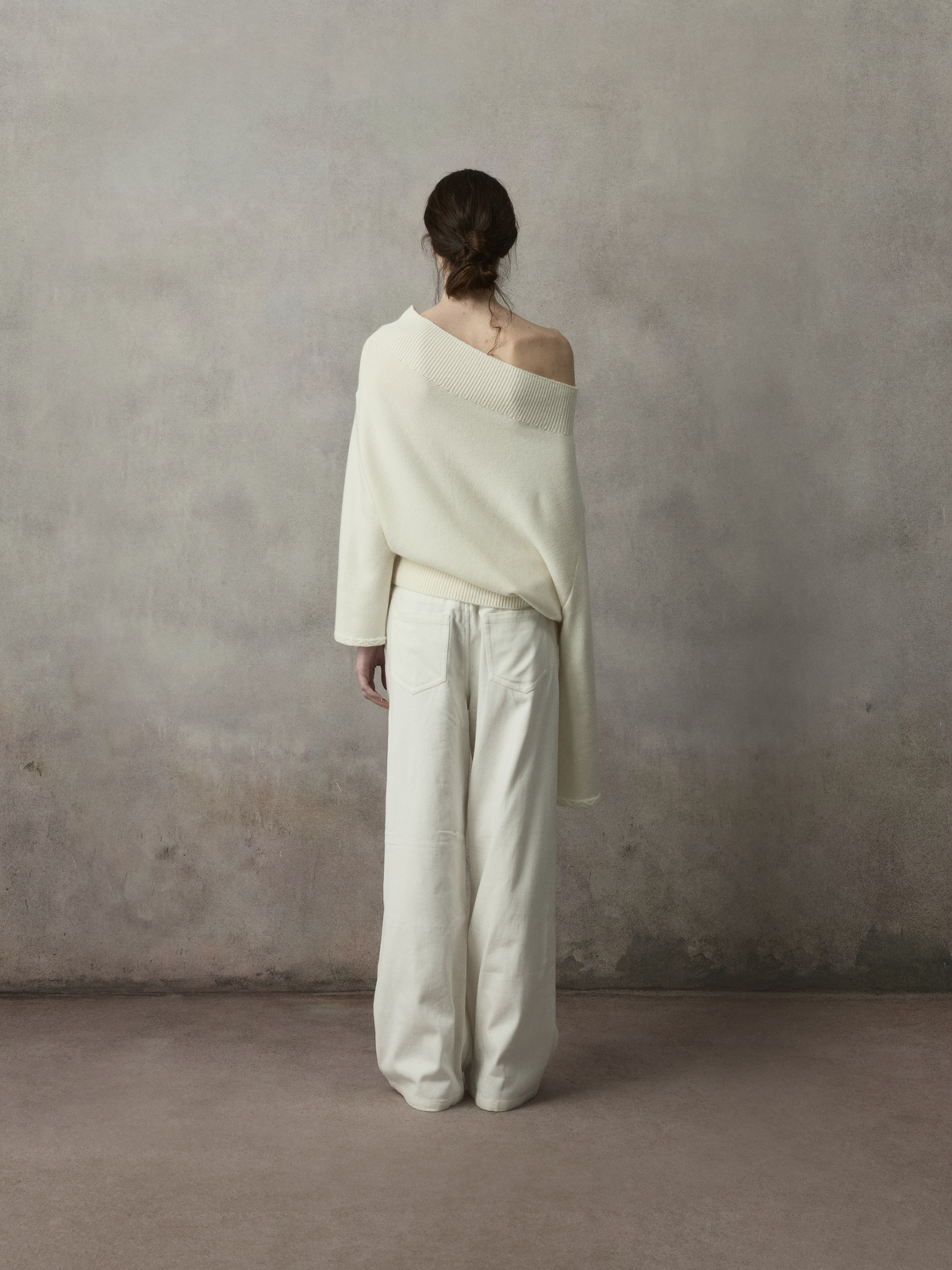 White Asymmetric Versatile Knitwear