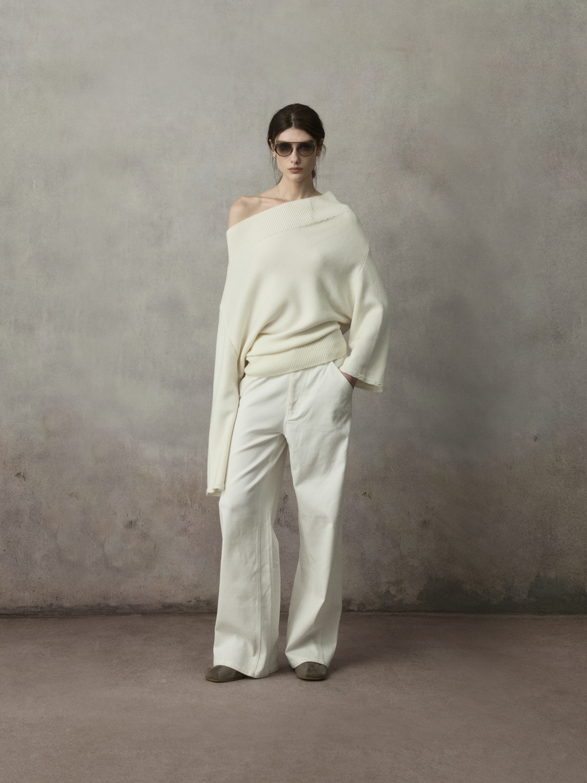 White Asymmetric Versatile Knitwear