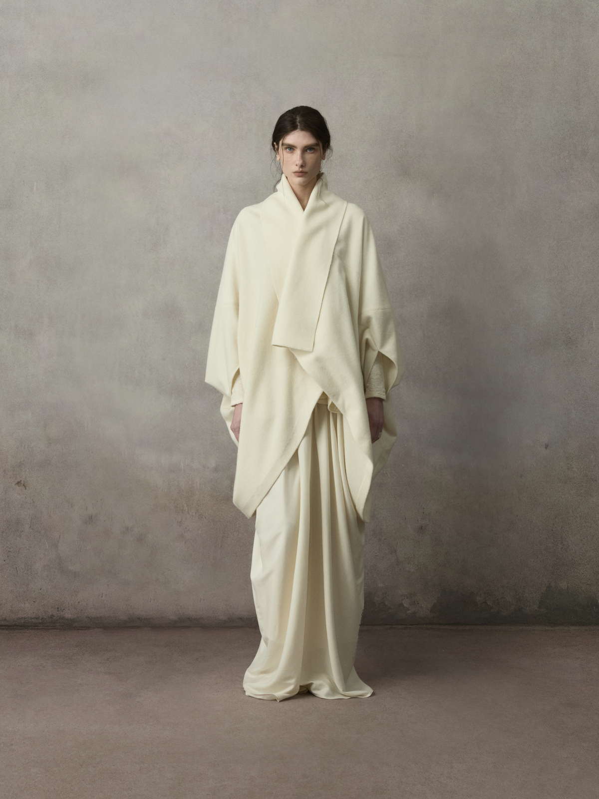 White Lapel Panelled Robe