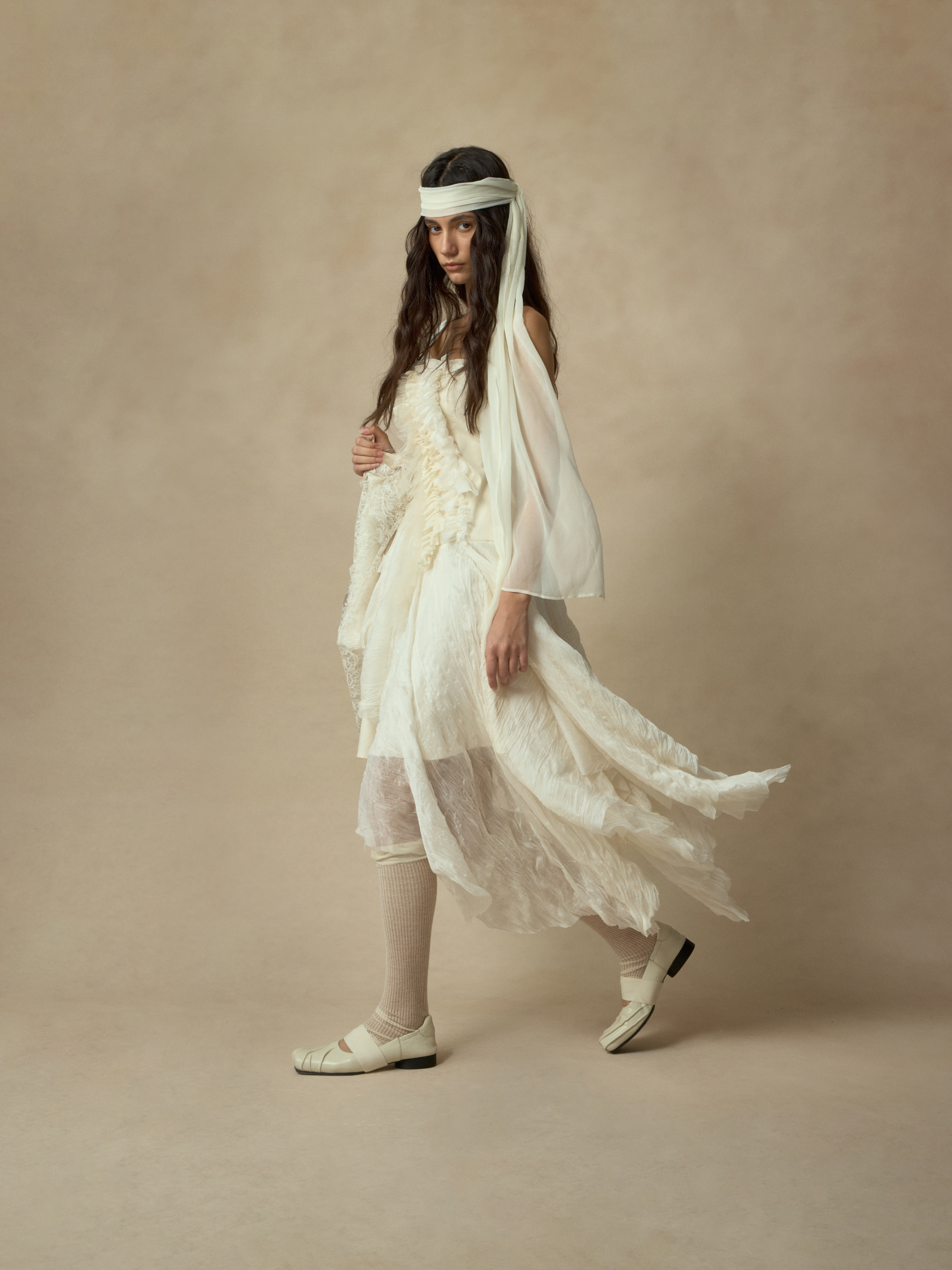 White Heavy-Detailing Smocked Strapless Dress M
