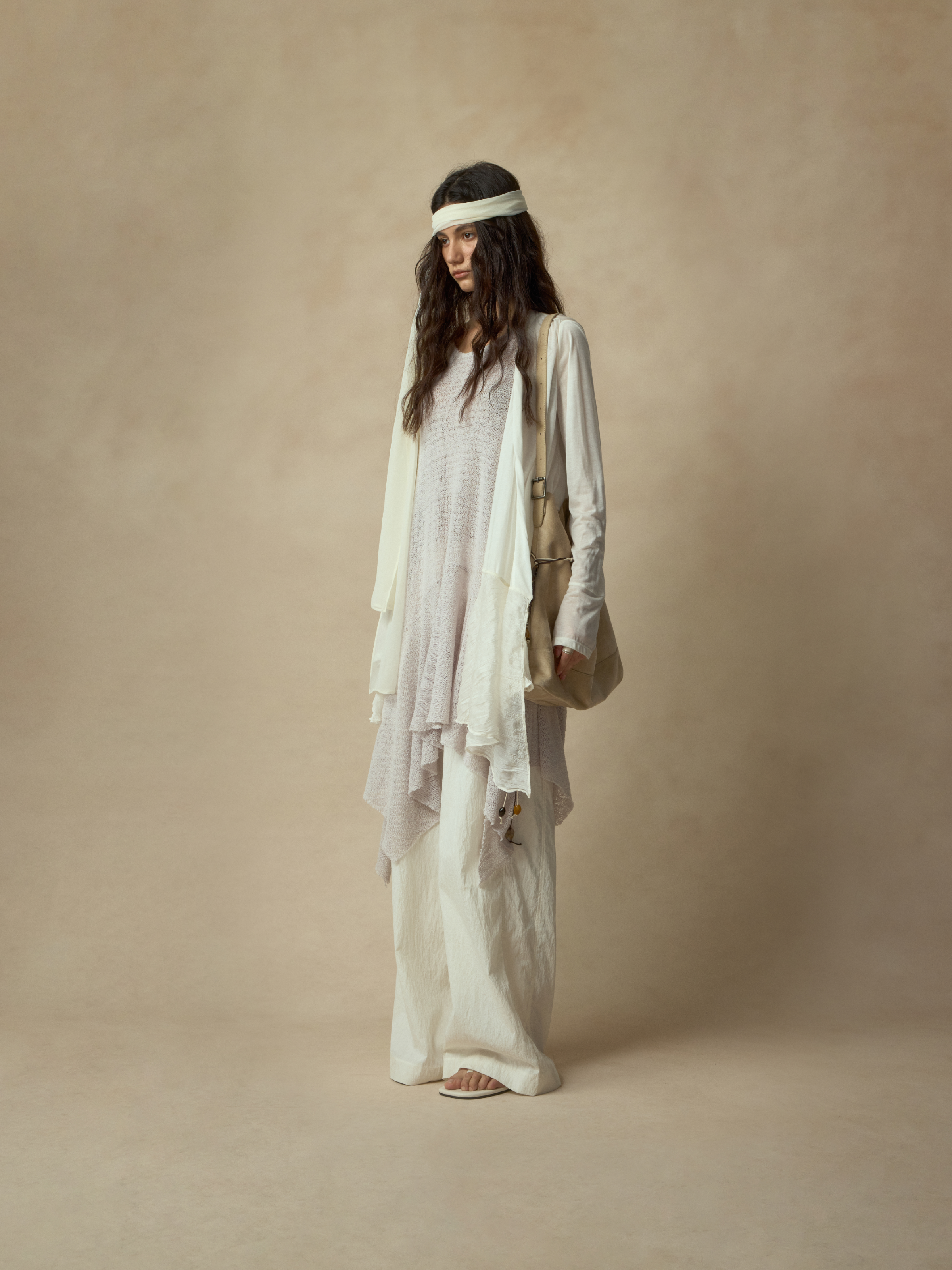 ホワイトの不規則なパッチワークカーディガン