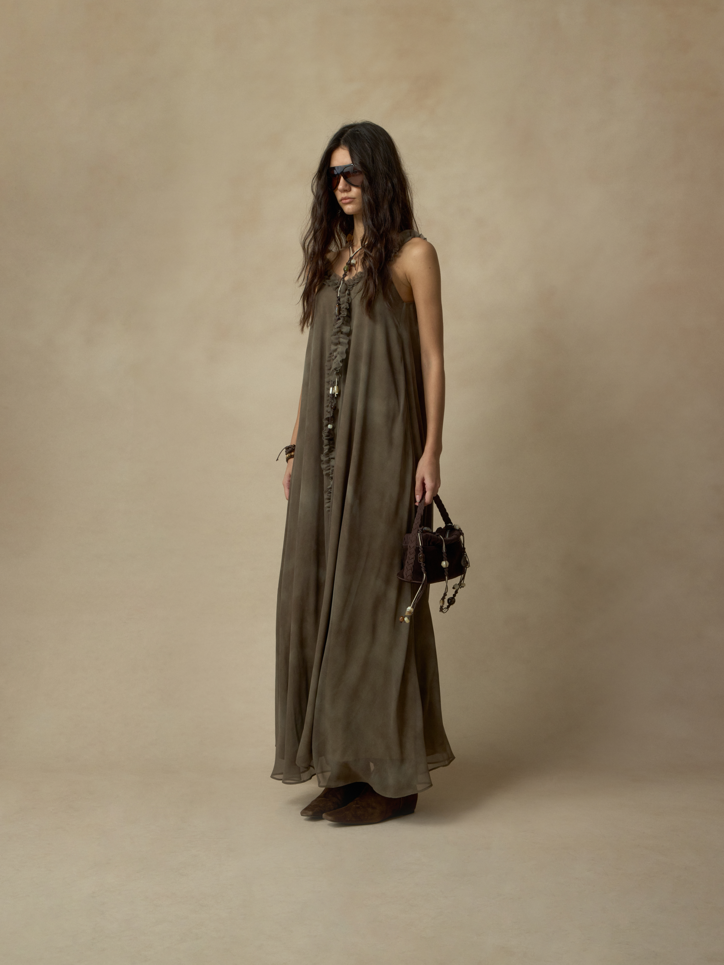 녹색 레이스 백리스 드레스